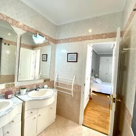 Habitación en casa particular Serva La Bari Sevilla